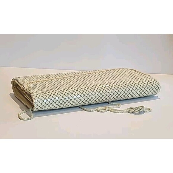 vintage ELKA Handbag Shoulder Purse Ivory Metal Mesh 60's W/ Hide Away Strap - Picture 6 of 10